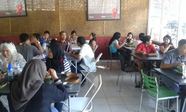 D'SAMBAL & Uluwatu GWK, nasi tumpeng, nasi box, kue kotak, prasmanan Bali halal