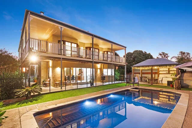 Villa Cavour Hervey Bay - Bed & Breakfast Accommodation