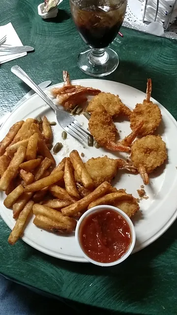 Mc Ann's Restaurant & Liquor