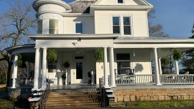 Enloe House Lodging and Events