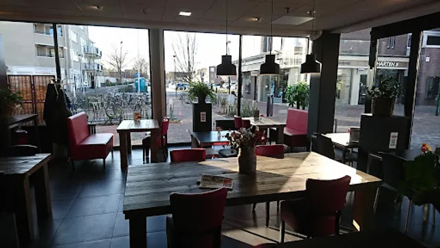 La Promenade Snackbar / Lunchroom