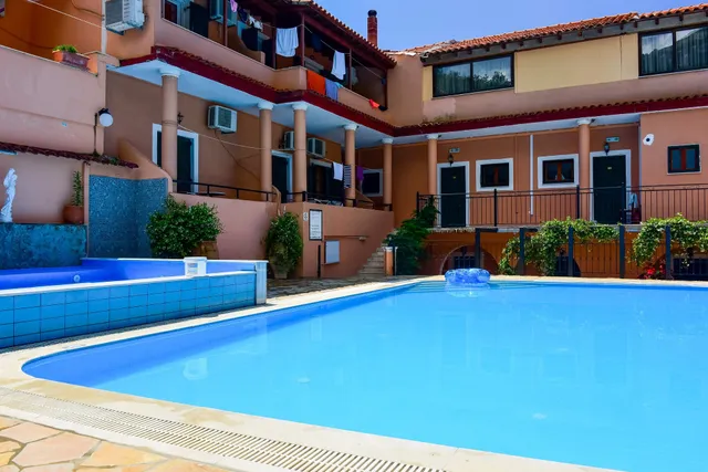 Hotel Ariana Apartments