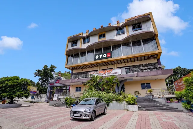 Super OYO Hotel Harsh Regency