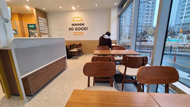 맘스터치 광주풍향점