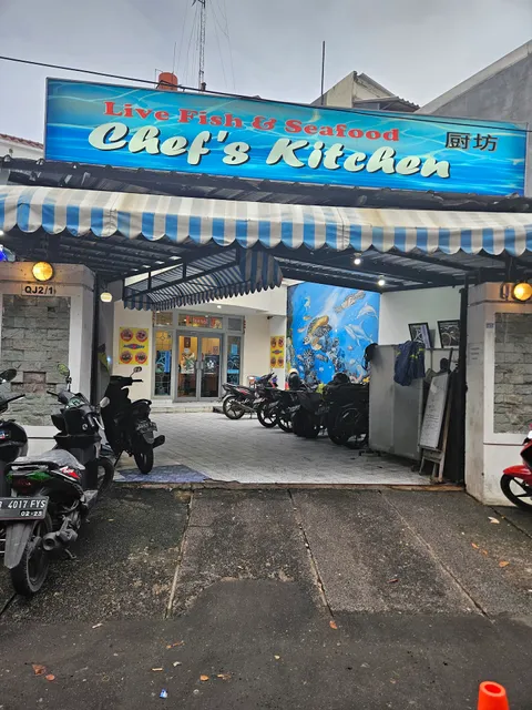 Chef's kitchen Live Seafood Restaurant