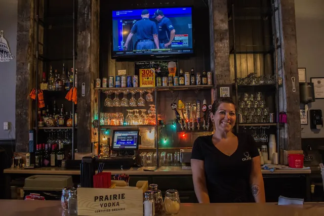 Oliver's Main Street Pub