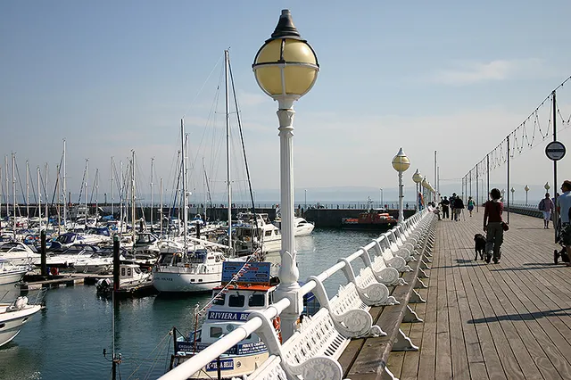 Meadowside Holiday Apartments