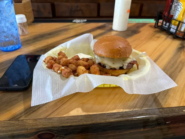 Tootsie's Bar & Grill