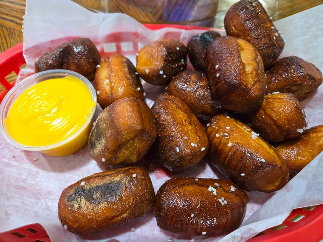 Blondie B Middletown Tavern