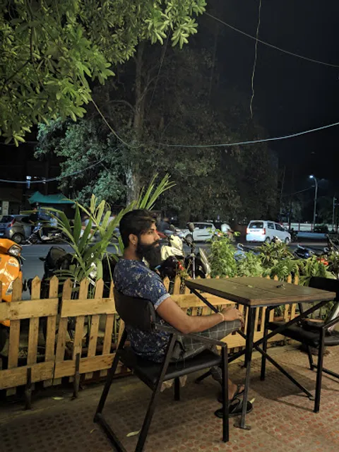 Tauby's | Ramdaspeth