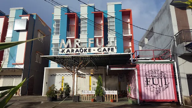 MR Fuji Karaoke & Cafe