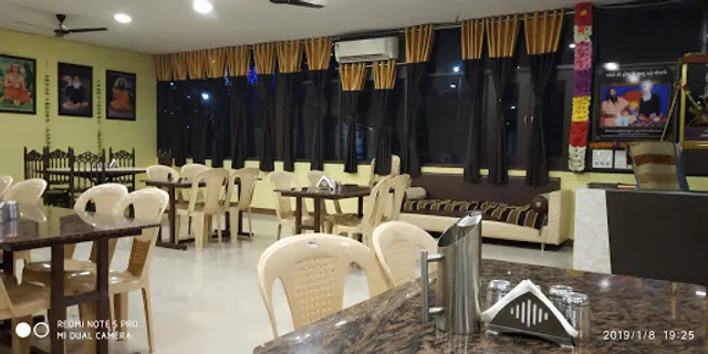 Safari Hotel and Restaurant