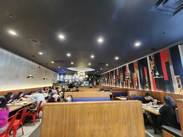 Pine House Cafe - Leslie Location