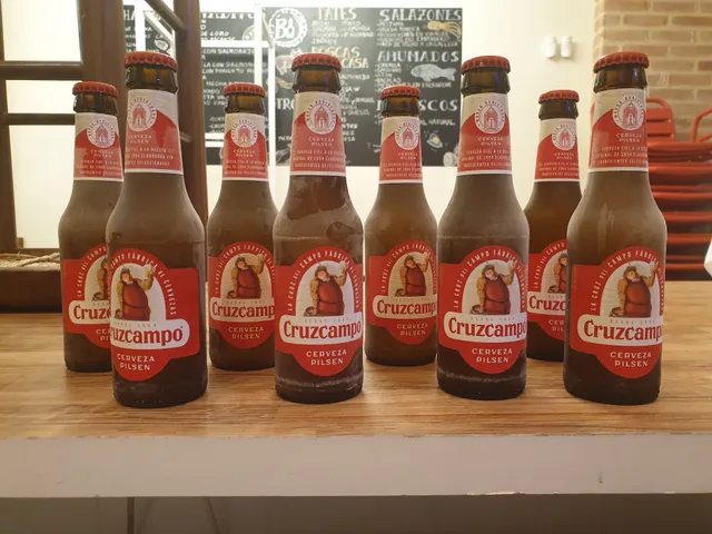 Bodeguita el botellín - Despensa de vinos TRIANA