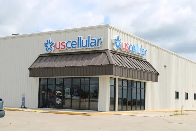 Authorized Retailer UScellular & T-Mobile