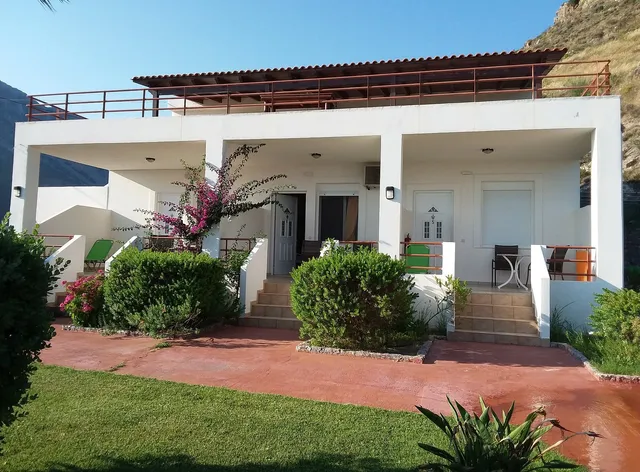 Chrisanthi Studios & Apartments