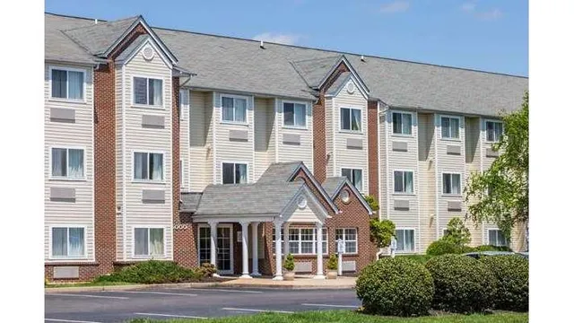 Microtel Inn & Suites by Wyndham Richmond Airport