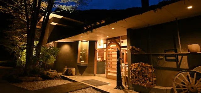 山の茶屋（炭火焼きとふるさと料理）