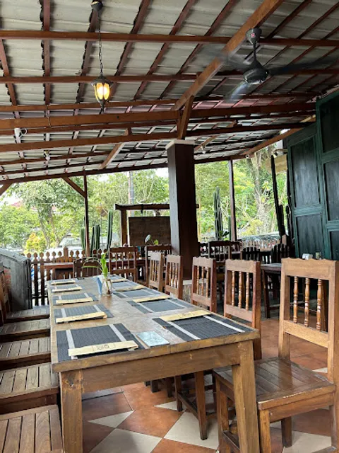 Hungry Kitten Restaurant