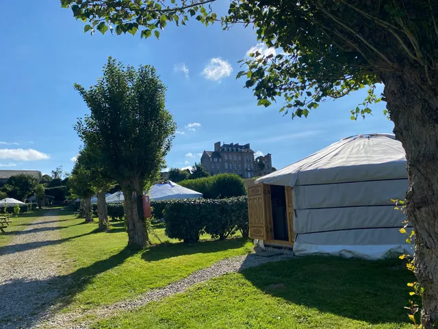 Camping kerlaudy Mer et Yourtes (cabanes étapes, emplacements, yourtes)