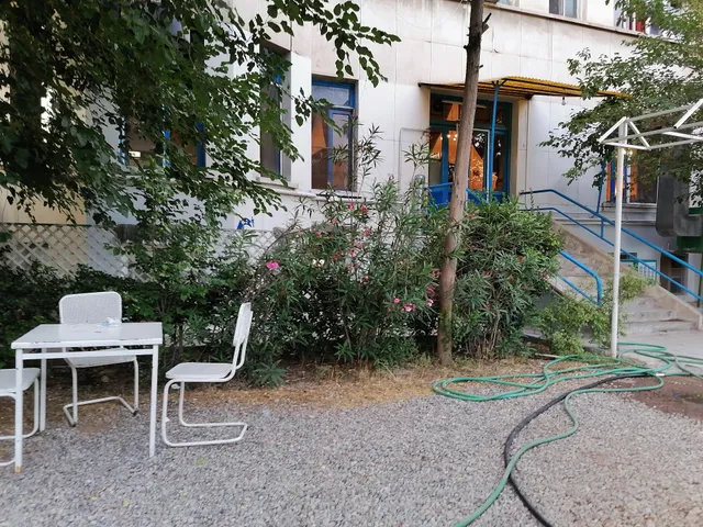 Naaderi Cafe Restaurant