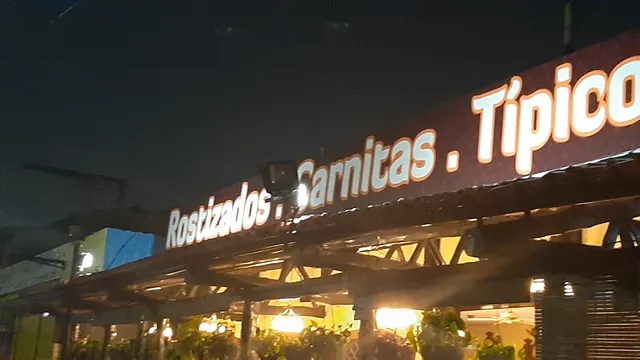 Pollos Real • Flor Blanca