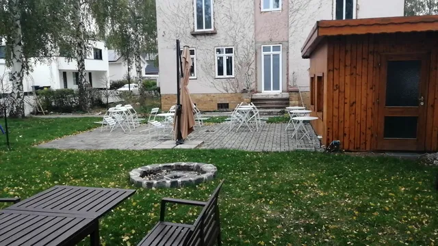 Honimoon DDR Hostel & Apartment