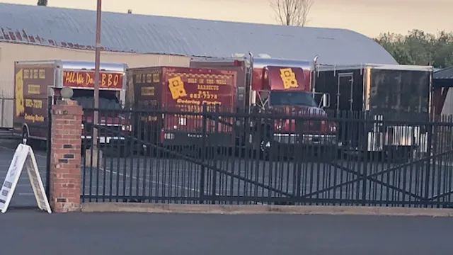 Hole in the Wall BBQ