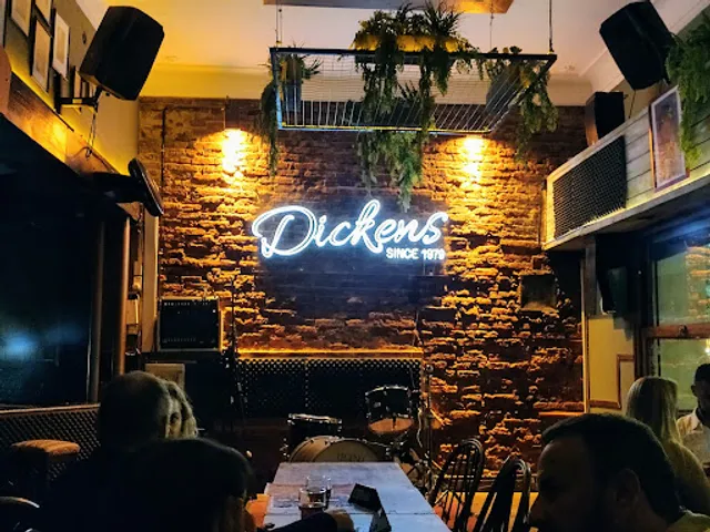 Dickens Pub