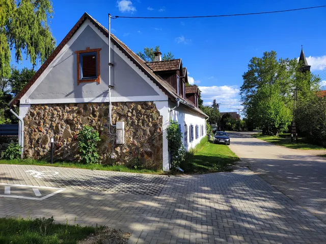 Henye Vintage Home vendégház a Káli-medencében