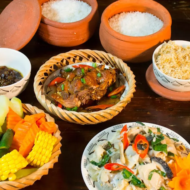 PHỐ ĐÊM - Cơm Niêu Hải Sản Phan Thiết