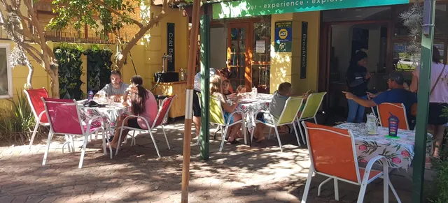 Fijnbosch Coffee Shop Streetside Cafe