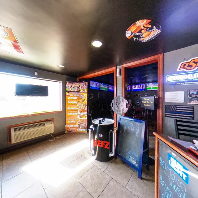 Refz Sports Bar and Grill