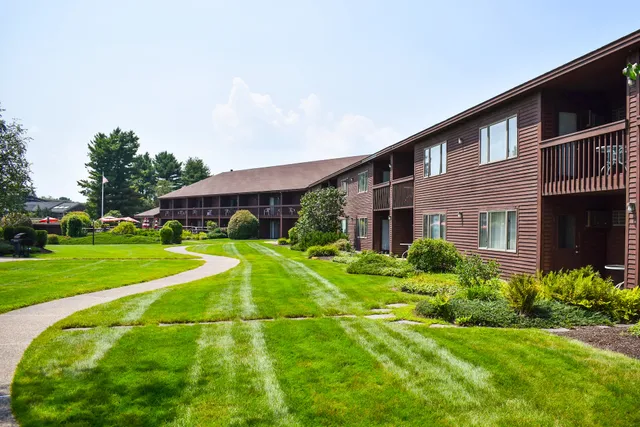 Fireside Inn & Suites Gilford at Lake Winnipesaukee