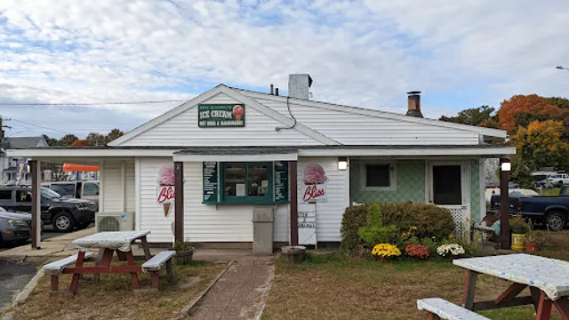 Dickson's Snack Shop