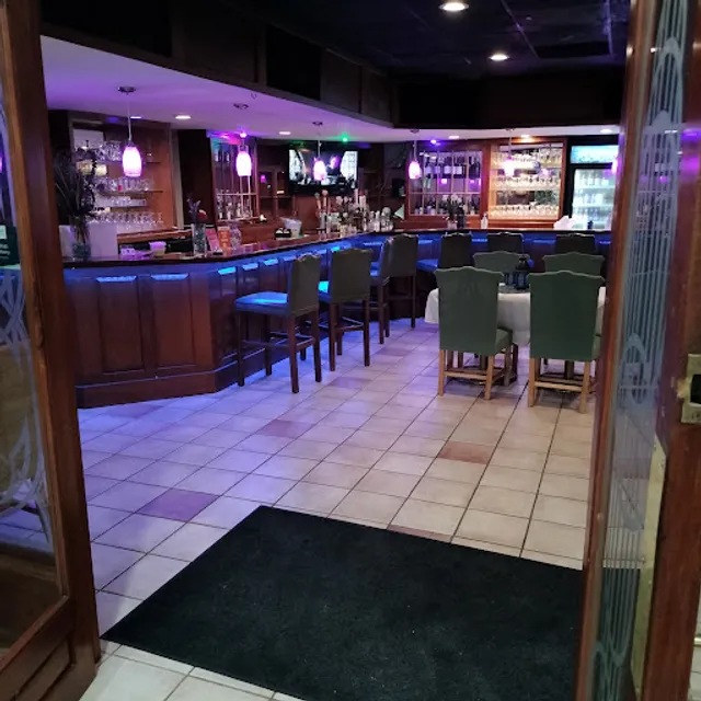 Royal Taj Authentic Indian Cuisine (Inside Days Inn)