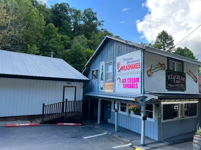 Ice Cream Shop at the Red River Gorge General Store