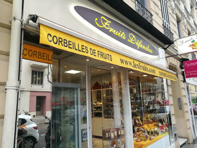 Aux Fruits Défendus