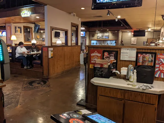 Old Chicago Pizza + Taproom