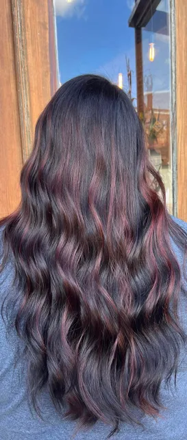 Virginia's Salon & Boutique