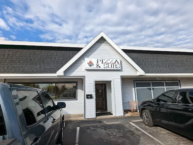 Hall's Kitchen Pizza And Subs