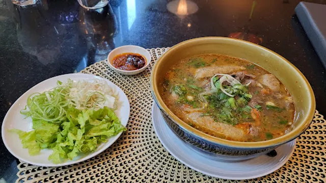 Yeu Saigon Cafe, Gran Rubina