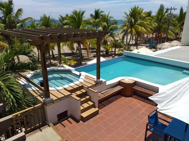 Hotel & Restaurante Cesar Mariscos