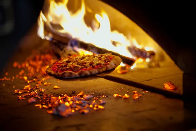 Smokin' Oak Wood-Fired Pizza and Taproom