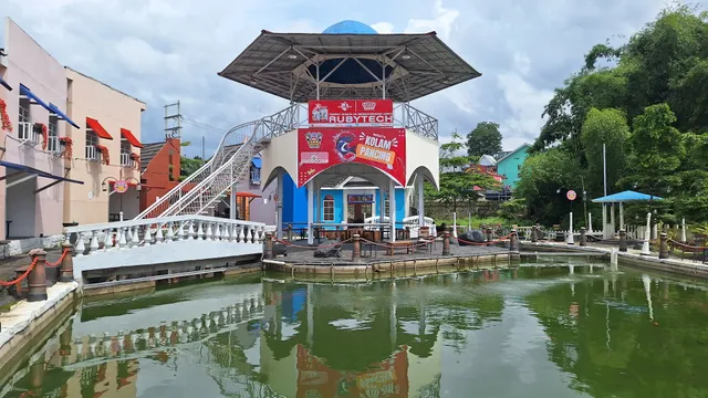 Gamma Grape Experience : Coffee, Grape Farm, Billiard, Pool, Food, Fishing, Cottage