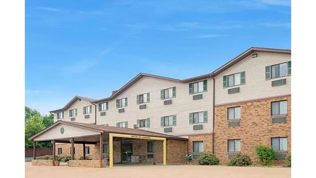 Super 8 by Wyndham St. Clair MO
