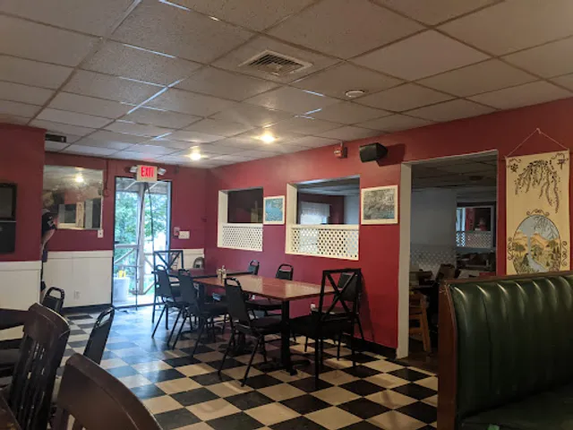 Betty’s Pub & Chinese Restaurant 美玲