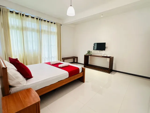 Kandy Lakeside Escape