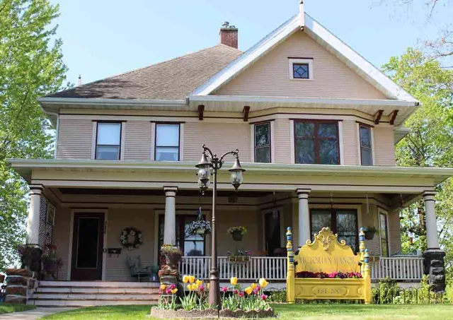 Victorian Manor Bed and Breakfast, LLC