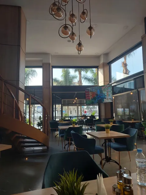 ALL IN - RESTAURANT & CAFÉ